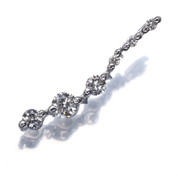 DIAMOND 6P DROP PENDANT 18K 750 WHITE GOLD: Diamond 6P Drop Pendant 18K 750 White Gold Brand: Unbranded Type: Pendant Material: 18K / 750 / White Gold Main Stone/Creation Natural Color: White Gold Size: Design size: 26.6 x 3.7mm Bail