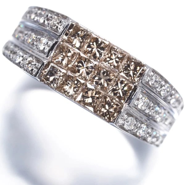 LES ESSENTIELLES RING BROWN &CLEAR DIAMOND: LES ESSENTIELLES Ring Brown &Clear Diamond Brand: LES ESSENTIELLES Type: Ring Material: 18K / 750 / White Gold Main Stone/Creation Natural Color: Yellow Gold Size: US 6 Accessories: None