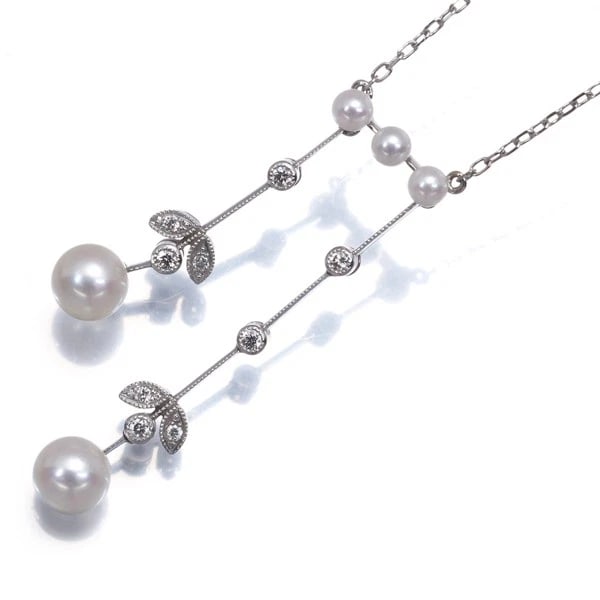 MIKIMOTO NECKLACE AKOYA PEARL DIAMOND LEAF MILGRAIN DROP: Mikimoto Necklace Akoya Pearl Diamond Leaf Milgrain Drop Brand: MIKIMOTO Type: Necklace Material: 18K / 750 / White Gold Color: White Gold Size: Necklace length: 41cm Pendant size: 42.8 x 12.0mm