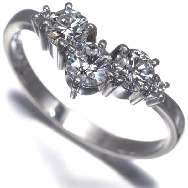 TASAKI RING DIAMOND 900 PLATINUM: TASAKI Ring Diamond 900 Platinum Brand: TASAKI Type: Ring Material: 900 / Platinum Main Stone/Creation Natural Color: Platinum Size: US 7.25 - 7.5 Accessories: None Accessories Notice: Whe
