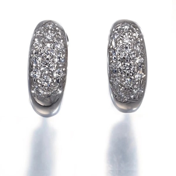 TASAKI EARRINGS DIAMOND PAVED HOOP: TASAKI Earrings Diamond Paved Hoop Brand: TASAKI Type: Earrings Material: 900 / Platinum Main Stone/Creation Natural Color: Platinum Size: Design size: length 13.6 x width 14.1 x thickness 5.5mm