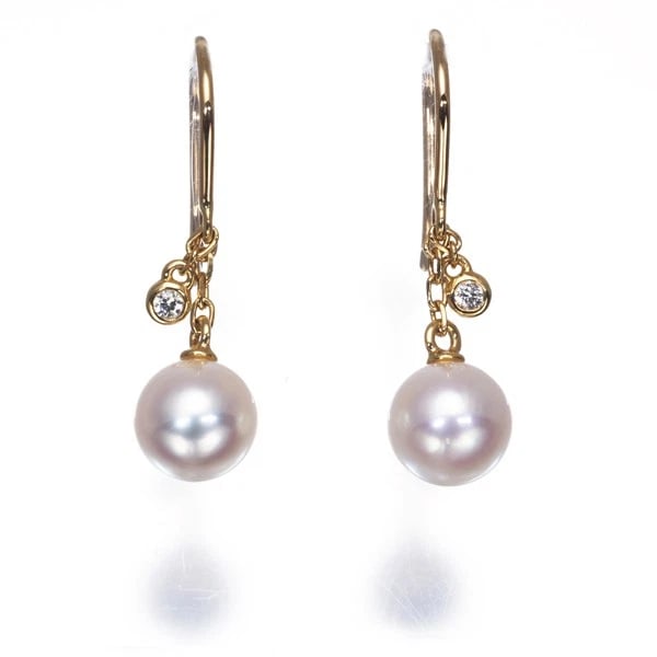 MIKIMOTO EARRINGS AKOYA PEARL DIAMOND HOOK 18K 750 YELLOW GOLD: Mikimoto Earrings Akoya Pearl Diamond Hook 18K 750 Yellow Gold Brand: MIKIMOTO Type: Earrings Material: 18K / 750 / Yellow Gold Color: Yellow Gold Size: Earring total length: 22.4mm 