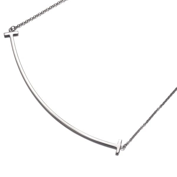 TIFFANY&CO. NECKLACE SMILE LARGE 18K: Tiffany&Co. Necklace Smile Large 18K Brand: Tiffany & Co. Type: Necklace Material: 18K / 750 / White Gold Color: White Gold Size: Necklace length: 41 / 45cm Pendant size: 11.8 x 68.6mm Accessorie