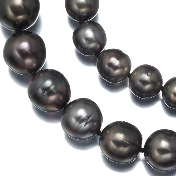 TASAKI NECKLACE BLACK SOUTH SEA PEARL 14K: TASAKI Necklace Black South Sea Pearl 14K Brand: TASAKI Type: Necklace Material: 14K / 585 / White Gold Color: White Gold Size: Necklace length: 48cm Accessories: None Accessories Notice: