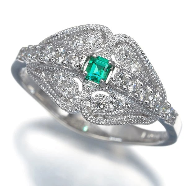 EMERALD DIAMOND MILGRAIN RING 900 PLATINUM: Emerald Diamond Milgrain Ring 900 Platinum Brand: Unbranded Type: Ring Material: 900 / Platinum Main Stone/Creation Natural Color: Platinum Size: US 6 - 6.25 Accessories: None Accessories