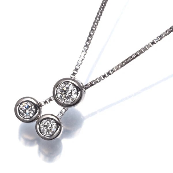 DTC NECKLACE DIAMOND 3P TRILOGY 18K 750 WHITE GOLD: DTC Necklace Diamond 3P Trilogy 18K 750 White Gold Brand: DTC Type: Necklace Material: 18K / 750 / White Gold Main Stone/Creation Natural Color: White gold Size: Maximum size when worn: