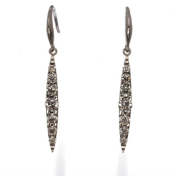 KASHIKEY EARRINGS DIAMOND NAKED HOOK: KASHIKEY Earrings Diamond Naked Hook Brand: KASHIKEY Type: Earrings Material: 18K / 750 / Brown Gold Main Stone/Creation Natural Color: Brown Gold Size: Design size: 26.8 x 2.8mm Accessories: