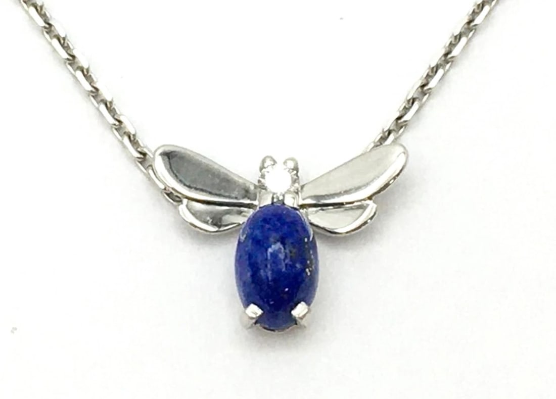 CHAUMET ATTRAPE MOI BEE LAPIS LAZULI DIAMOND NECKLACE PENDANT: Chaumet Attrape Moi Bee Lapis Lazuli Diamond Necklace Pendant Brand: Chaumet Type: Necklace Material: 750 (18K White Gold) Main Stone/Creation Lapis LazuliSecondary Stone Natural Color: White Size