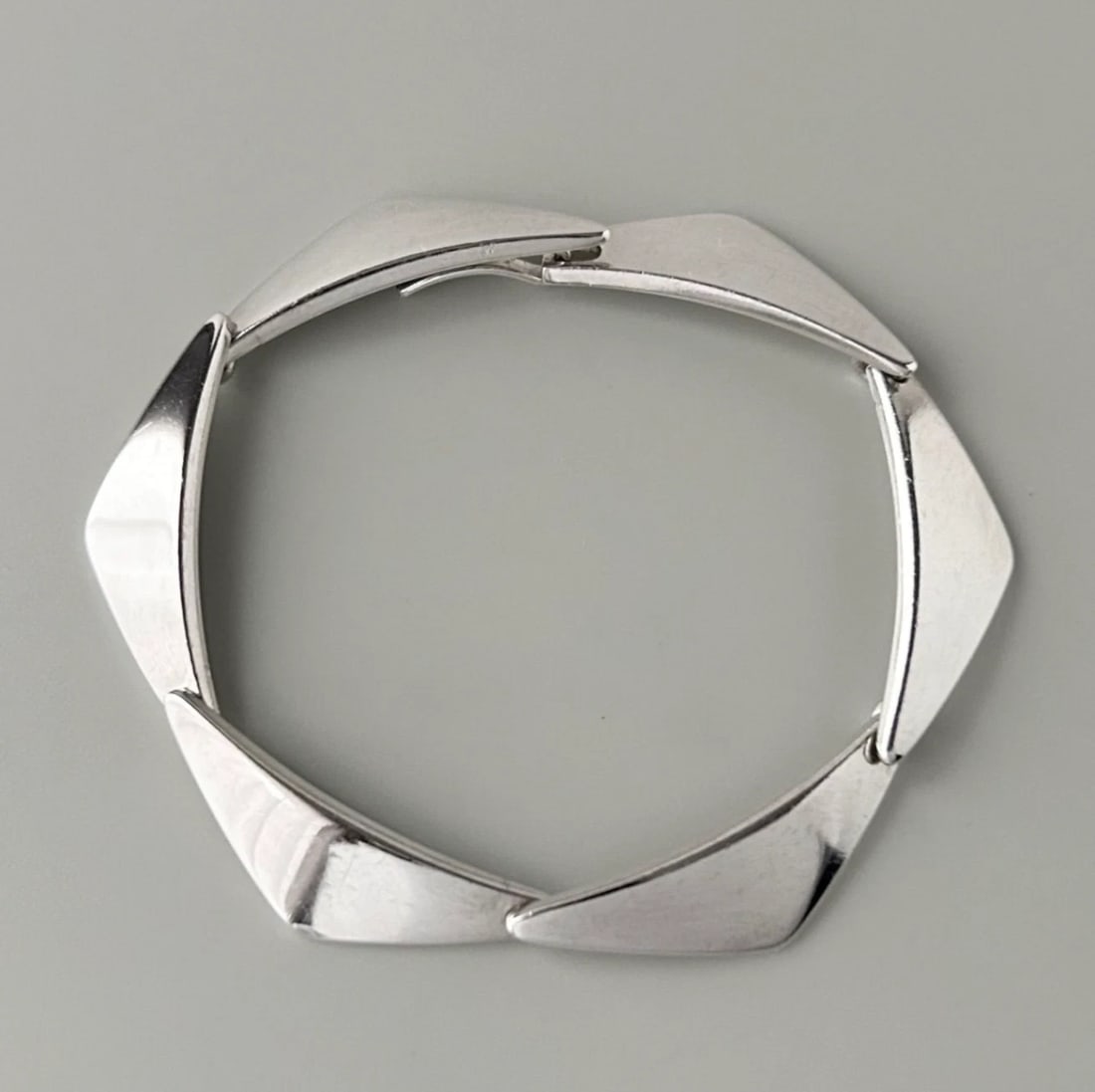 GEORG JENSEN PEAK 6 LINKS BRACELET BANGLE (1 of 2)