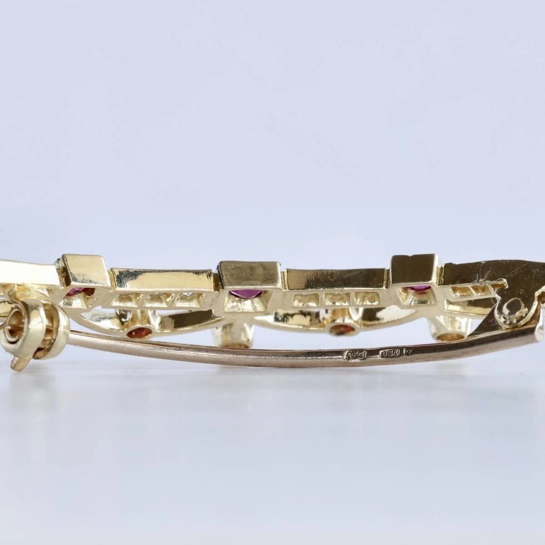 RUBY 18K YELLOW GOLD BROOCH (1 of 2)