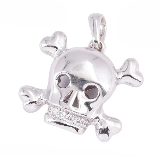 DIOR TETE DE MORT 18K WHITE GOLD DIAMOND SKULL HEAD PENDANT NECKLACE: Dior Tete De Mort 18k White Gold Diamond Skull Head Pendant Necklace Brand: Dior Type: Pendant Material: 18k White Gold Main Stone/Creation Natural Color: White Size: Approx. 20 × 22 mm (0.79