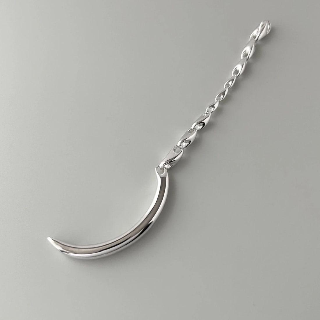 GEORG JENSEN JACQUELINE LABAN REFLECT BRACELET S SIZE: Georg Jensen Jacqueline Laban Reflect Bracelet S Size Brand: Georg Jensen Type: Bracelet Material: Sterling Silver 925 Color: Silver Size: approx. 165 mm (6.50 inches) Accessories: None Ac