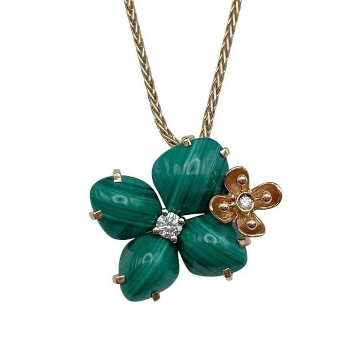 CHAUMET HORTENSIA MALACHITE DIAMOND NECKLACE PENDANT: Chaumet Hortensia Malachite Diamond Necklace Pendant Brand: Chaumet Type: Necklace Material: 18k Rose Gold Main Stone/Creation Natural Color: Pink Size: Pendant Size: Approx. 17.0 mm (H) × 16.2 m