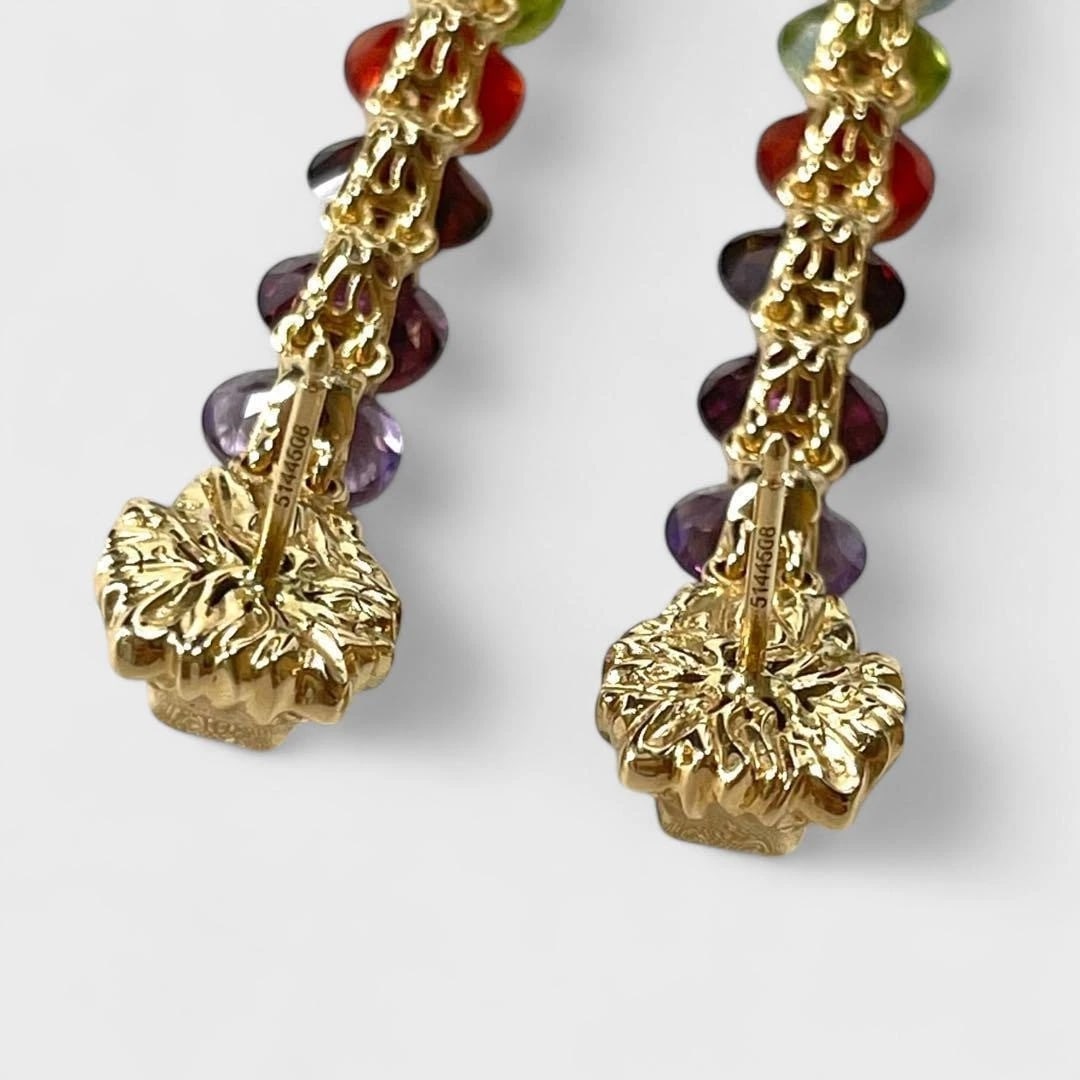 GUCCI YELLOW GOLD 18K LION HEAD AND DIAMOND DANGLE EARRINGS: Gucci Yellow Gold 18K Lion Head and Diamond Dangle Earrings Brand: Gucci Type: Earrings Material: 18k Yellow Gold Main Stone/Creation Natural Color: Gold Size: approx. 6.8 cm × 1.07 cm ×