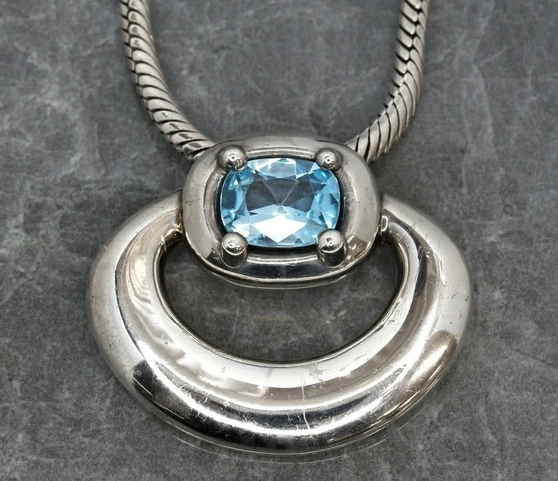 HERMES BLUE TOPAZ SILVER 925 ROPE: Hermes Blue Topaz Silver 925 Rope Brand: HERMÈS Type: Necklace Material: Silver (SV925) Main Stone/Creation Blue Topaz Color: Silver Size: H 29.4?mm × W 34.5?mm?/?H 1.16?in × W 1.36?in