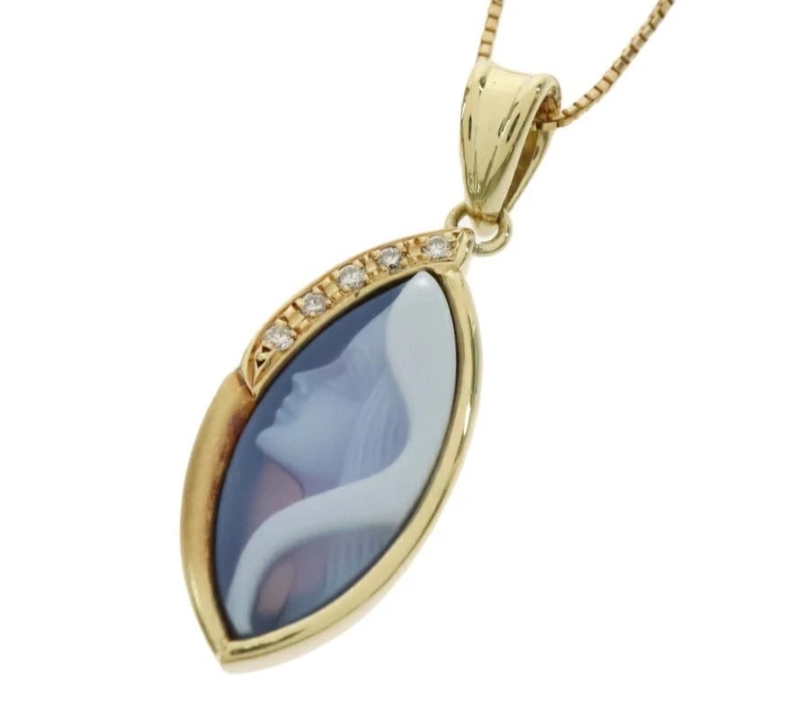 ERWIN PAULY CAMEO AGATE DIAMOND NECKLACE PENDANT: Erwin Pauly Cameo Agate Diamond Necklace Pendant Brand: Erwin Pauly Type: Pendant Material: 18k Yellow Gold Main Stone/Creation NaturalSecondary Stone Agate Color: Yellow Size: Top Size: