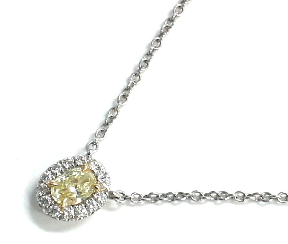 TIFFANY & CO SOLESTE OVAL YELLOW DIAMOND 18K: Tiffany & Co Soleste Oval Yellow Diamond 18k Brand: Tiffany & Co. Type: Necklace Material: Pt950 / 18k Yellow Gold Main Stone/Creation Natural Color: White Size: Top Size: approx. 6 × 7 mm