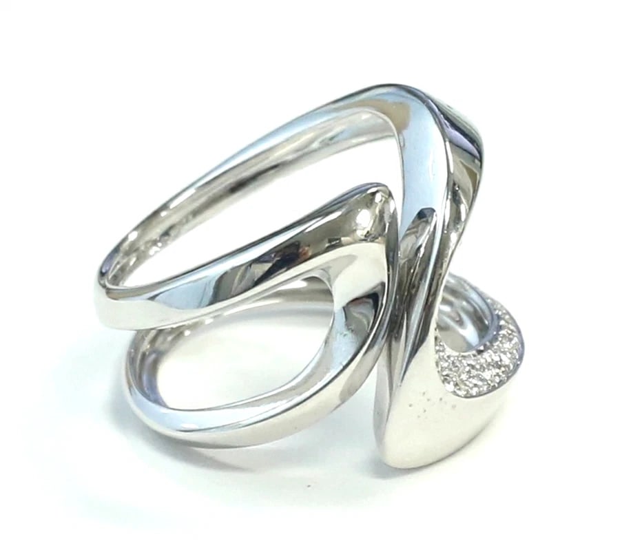 ANTONINI 18K WHITE GOLD PAVE DIAMOND STATEMENT RING: Antonini 18k White Gold Pave Diamond Statement Ring Brand: Antonini Type: Ring Material: 18k White Gold Main Stone/Creation Natural Color: White Size: 7 US Accessories: None Accessories