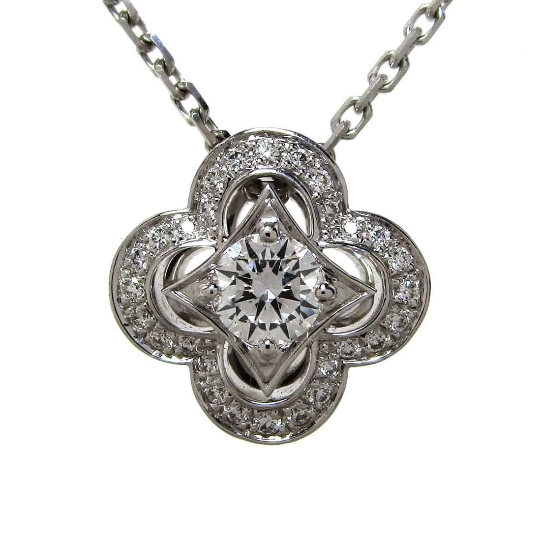 LOUIS VUITTON PANDANTIF ARDANT DIAMOND NECKLACE: Louis Vuitton Pandantif Ardant Diamond Necklace Brand: Louis Vuitton Type: Pendant Material: 18k White Gold Main Stone/Creation Natural Color: White Gold Size: : approx. 40 cm (approx. 15.75