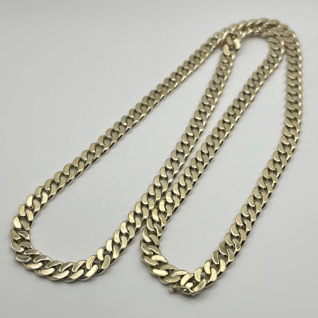 TIFFANY & CO SILVER 925 GOLD TONE LONG NECKLACE: Tiffany & Co Silver 925 Gold Tone Long Necklace Brand: Tiffany & Co. Type: Necklace Material: Silver 925 Color: Silver Size: . 75cm / 29.5in, Width approx. 0.8cm / 0.31in Accessories: None