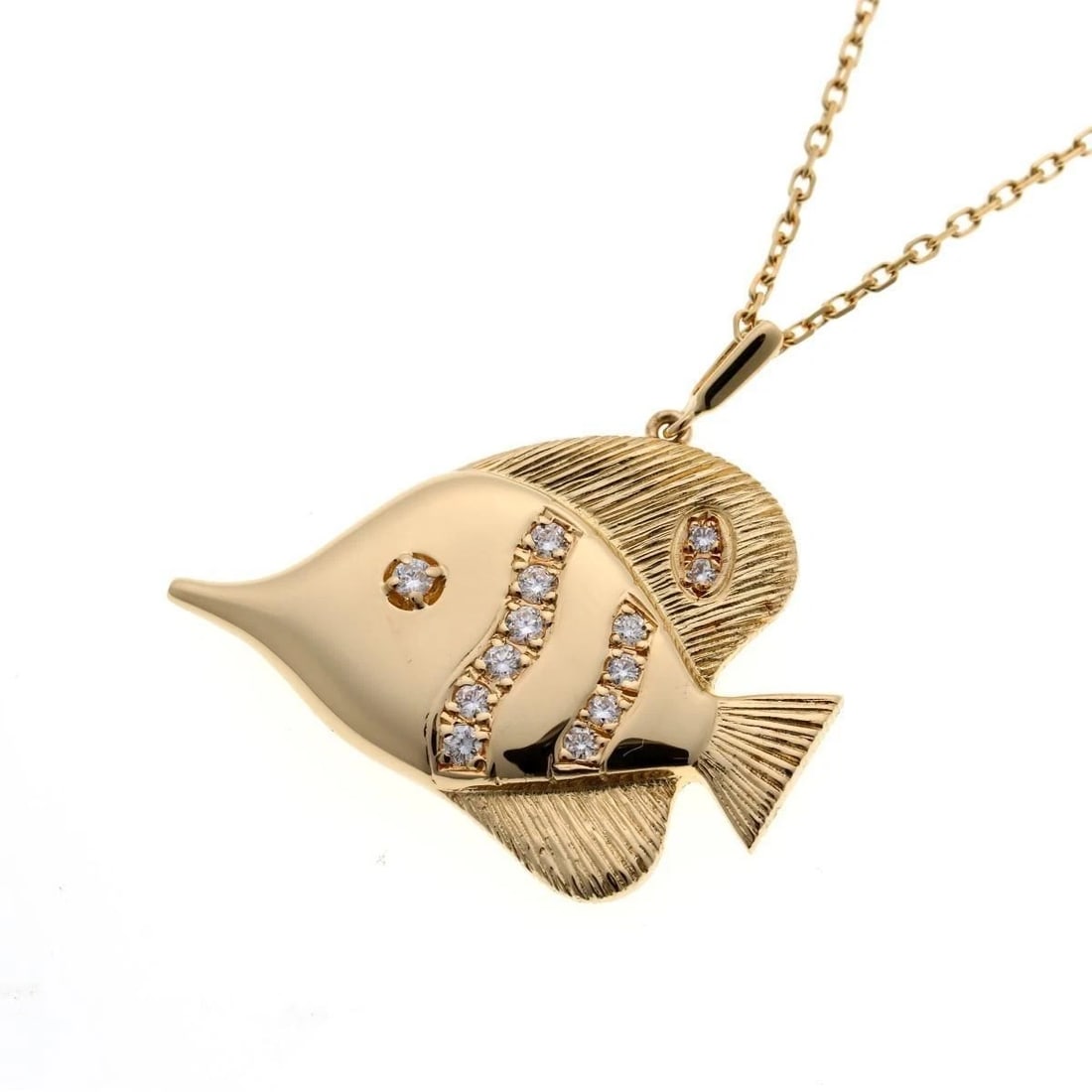 MIKIMOTO DIAMOND 18K YELLOW GOLD FISH PENDANT NECKLACE: Mikimoto Diamond 18k Yellow Gold Fish Pendant Necklace Brand: Mikimoto Type: Necklace Material: 18k Yellow Gold Main Stone/Creation Natural Color: Yellow Size: W29 × H27 mm (W1.1 × H1.1 in)