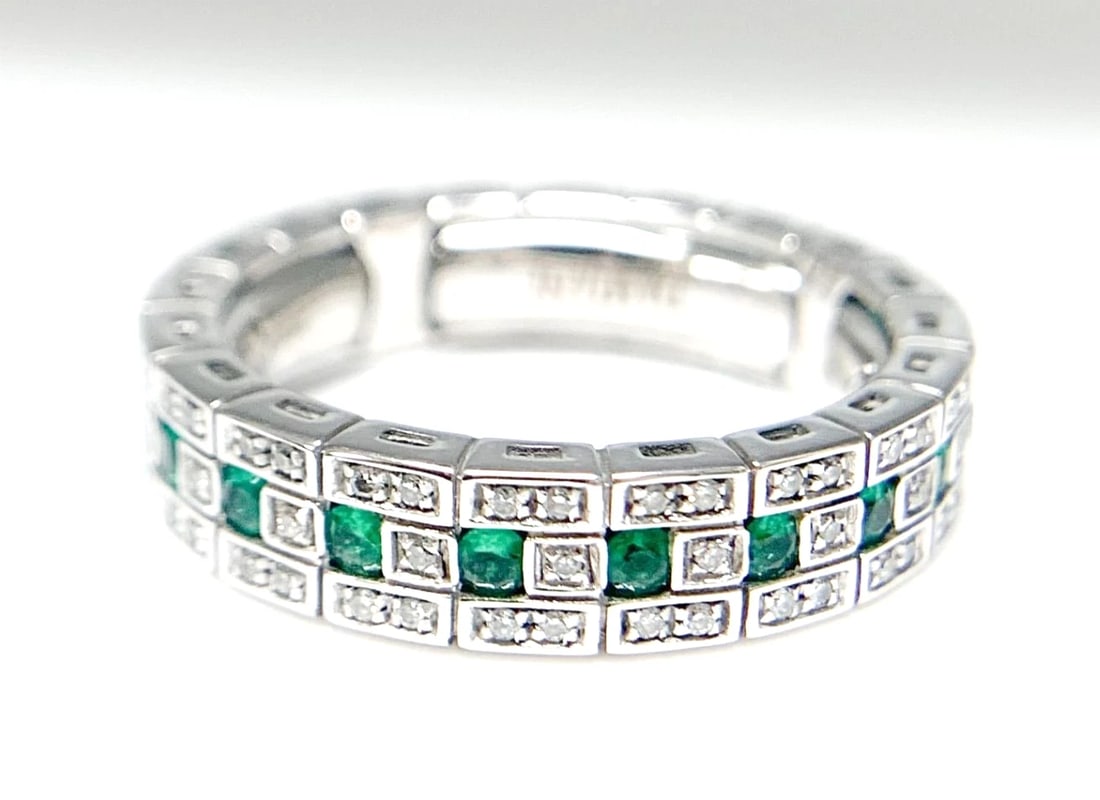 DAMIANI BELLE EPOQUE EMERALD DIAMOND 18K WHITE GOLD RING: Damiani Belle Epoque Emerald Diamond 18k White Gold Ring Brand: Damiani Type: Ring Material: 18k White Gold Main Stone/Creation Natural Color: White Size: 7.5 US Accessories: None Accessor
