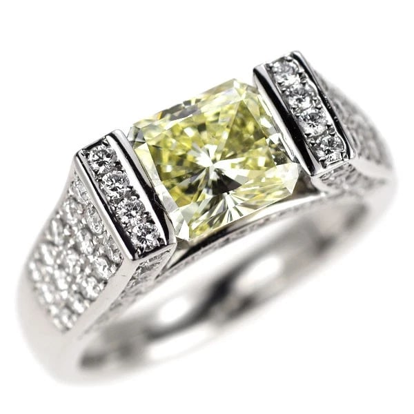 PT900 DIAMOND RING: Pt900 diamond ring Brand: None Type: Ring Material: Metal Purity 900 Metal Platinum Main Stone/Creation Natural Color: None Size: 7.5 US Accessories: None Accessories Notice: When purchasing