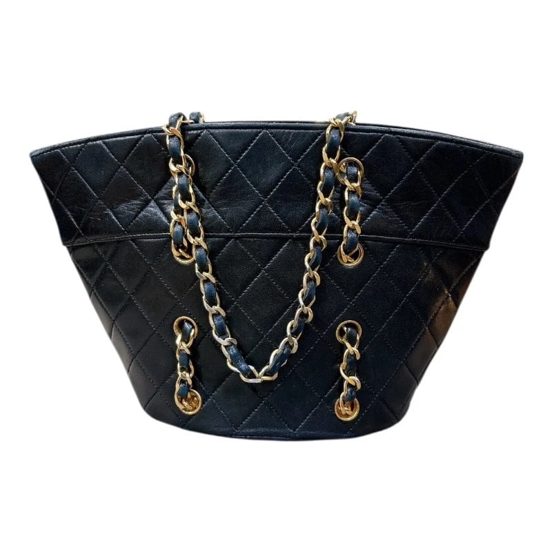CHANEL MATELASSÉ CHAIN HANDBAG SHOULDER BAG: CHANEL Matelassé Chain Handbag Shoulder Bag Brand: CHANEL Type: Shoulder Bag Material: Lamb leather Color: Black / Gold Hardware Size: W7.1 x H7.1x D2.8inch Shoulder:11.0inch Accessories: