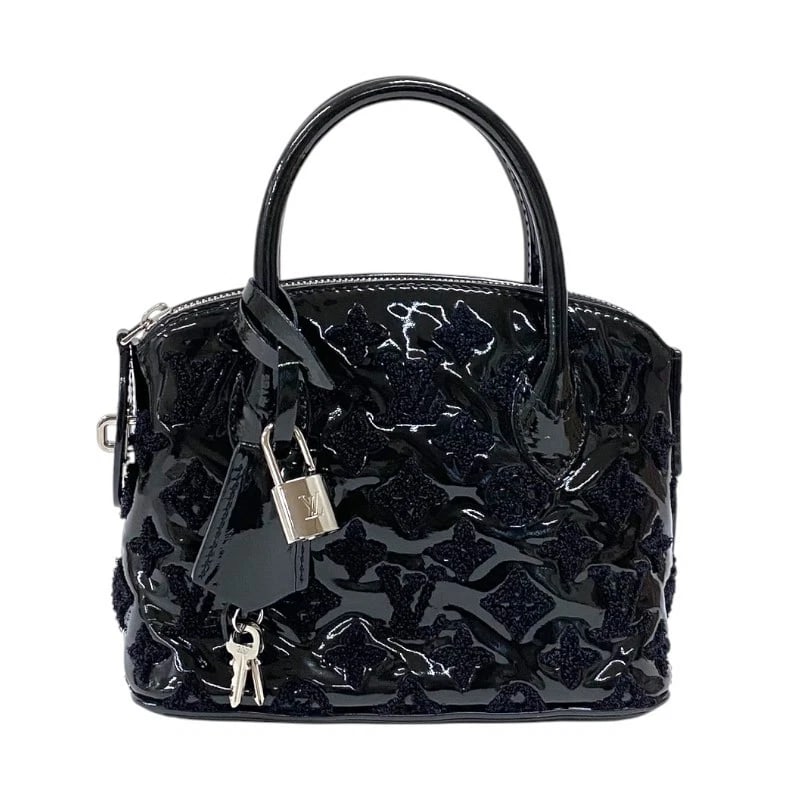 LOUIS VUITTON LOCKIT BB BOOKLET HANDBAG: LOUIS VUITTON Lockit BB Booklet Handbag Brand: LOUIS VUITTON Type: Handbag Material: Patent leather Color: Black SilverHardware Size: W7.9 x H6.3x D3.5inch Accessories: None Accessories