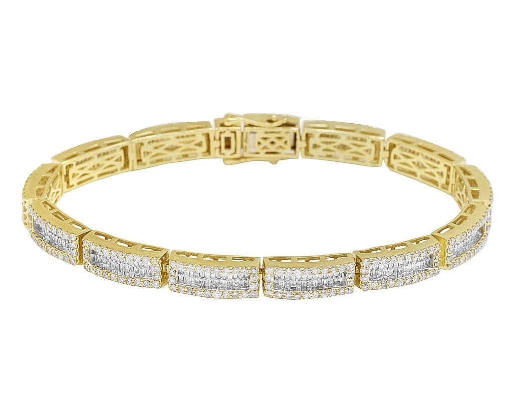 10K YELLOW GOLD PRONG SET REAL DIAMOND TENNIS BRACELET: 10K Yellow Gold Prong Set Real Diamond Tennis Bracelet Brand: None Type: Bracelet Material: 10k Yellow Gold Main Stone/Creation Natural Color: Yellow Gold Size: Dimension 8" 6MM Accessories: None