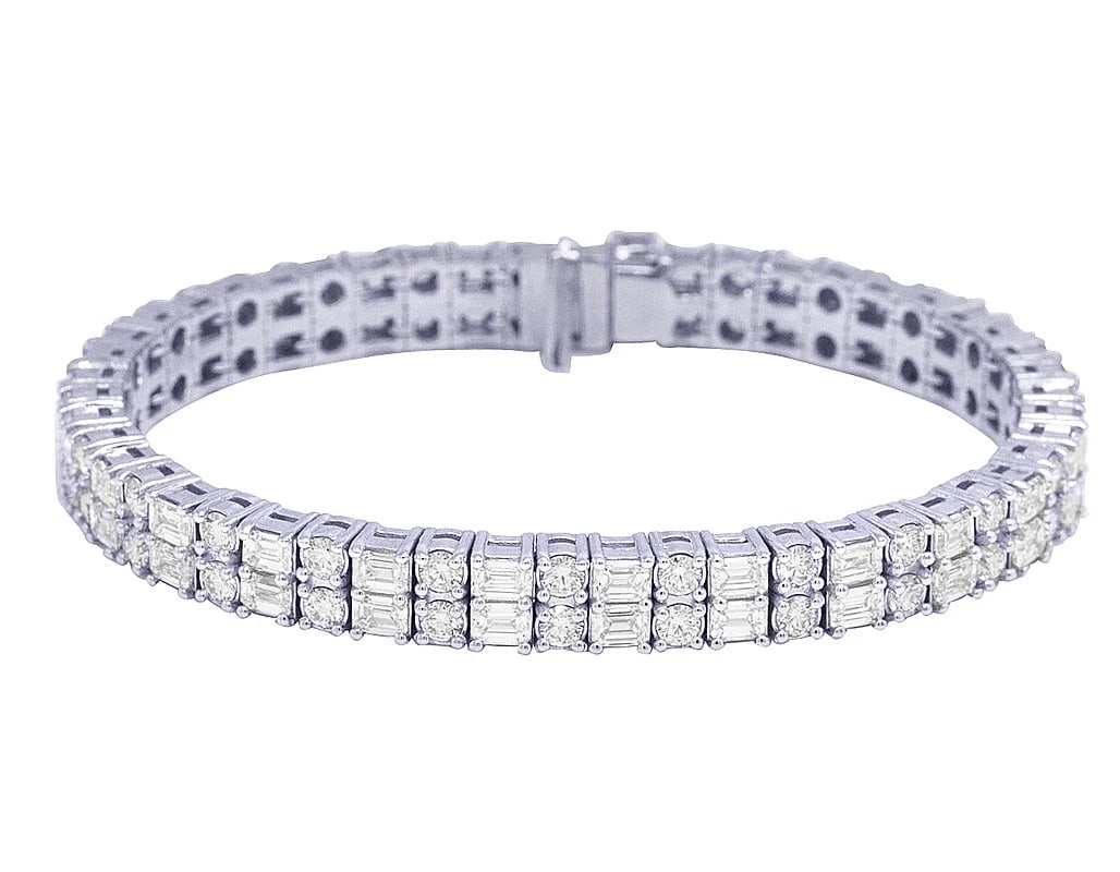 EMERALD-CUT REAL DIAMOND TENNIS BRACELET 14K WHITE GOLD: Emerald-Cut Real Diamond Tennis Bracelet 14K White Gold Brand: None Type: Bracelet Material: 14k White Gold Main Stone/Creation Natural Color: White Gold Size: Dimension 8MM 8" Accessories: None