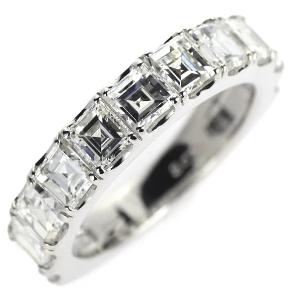 PT900 SQUARE CUT DIAMOND RING: Pt900 Square Cut Diamond Ring Brand: None Type: Ring Material: Metal Purity None Metal Pt900 Main Stone/Creation Natural Color: None Size: 6 US Accessories: None Accessories Notice: When