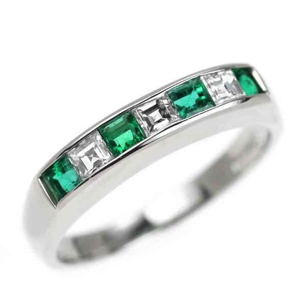 PT900 EMERALD DIAMOND RING: Pt900 emerald diamond ring Brand: None Type: rings Material: Pt900 Color: Pt Size: 6.75 - 7 Accessories: None Accessories Notice: When purchasing pre-owned goods, please refer to the photo