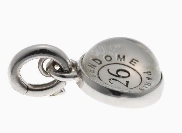 BOUCHERON VENDOME 26 1 DOME ROUND PENDANT NECKLACE TOP: Boucheron Vendome 26 1 Dome Round Pendant Necklace Top Brand: Boucheron Type: Pendant Material: 750 White Gold Color: White Size: Diameter 11mm / 0.43in, Thickness 6mm / 0.24in Accessories: None