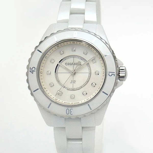 CHANEL J12 WHITE WATCH: CHANEL J12 White Watch Brand: CHANEL Type: Wristwatch Material: Band MaterialN/A, Band MaterialN/A, Case MaterialCase MaterialN/A Color: white Size: Wrist SizeNA, Case Size33mm Accessories:
