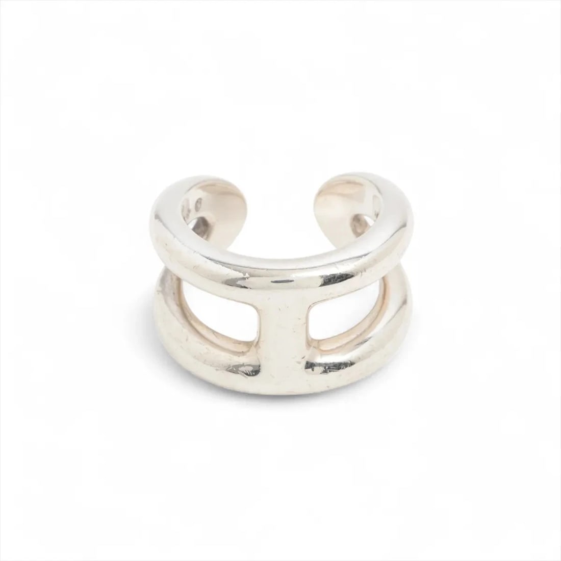 HERMES OSMOZ PM RING: Hermes Osmoz PM Ring Brand: Hermes Type/Style: Ring Material: 925, Color: Silver Size: 6 US Accessories: None Accessories Notice: When purchasing pre-owned goods, please refer to the photo
