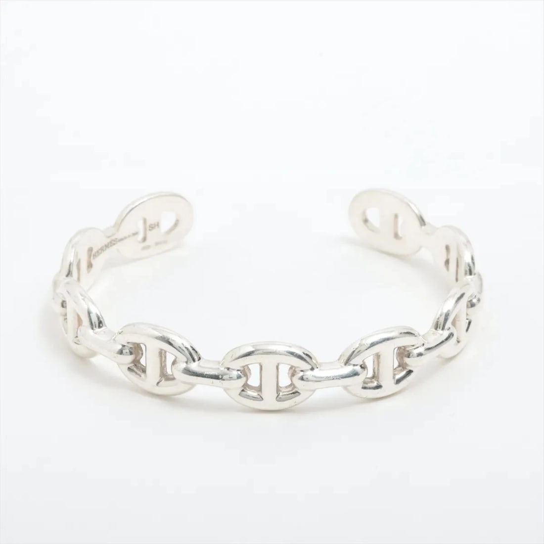 HERMES CHAINE D'ANCRE ENCHAINEE BANGLE: Hermes Chaine d'Ancre Enchainee Bangle Brand: Hermes Type/Style: Bracelet Material: 925, Color: Silver Size: Bracelet length:15.5 Accessories: None Accessories Notice: When purchasing