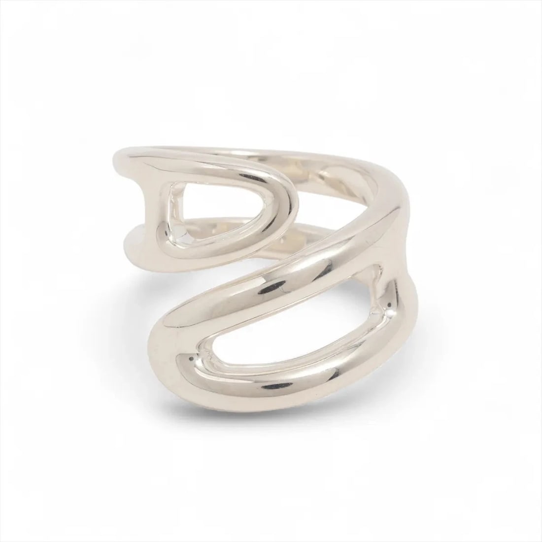 HERMES CHAINE D'ANCRE PUNKS RING: Hermes Chaine d'Ancre punks Ring Brand: Hermes Type/Style: Ring Material: 925, Color: Silver Size: 4.5 US Accessories: None Accessories Notice: When purchasing pre-owned goods, please refe