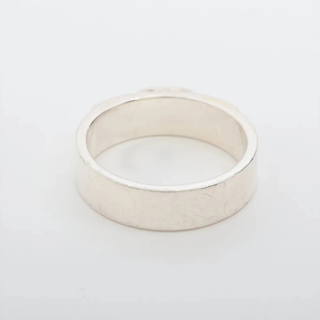 HERMES COLLIER DE CHIEN RING: Hermes Collier de Chien Ring Brand: Hermes Type/Style: Ring Material: 925, Color: Silver Size: 4.75 - 5 US Accessories: None Accessories Notice: When purchasing pre-owned goods, please ref