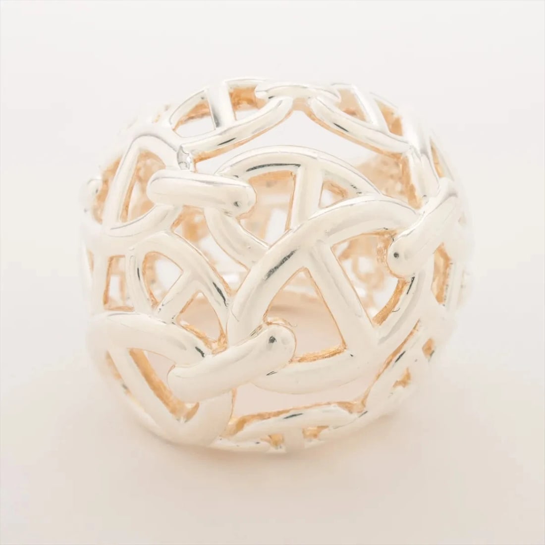 HERMES CHAINE D'ANCRE ENCHAINEE TGM RING: Hermes Chaine d'Ancre Enchainee TGM Ring Brand: Hermes Type/Style: Ring Material: 925, Color: Silver Size: 4 US Accessories: None Accessories Notice: When purchasing pre-owned goods, please