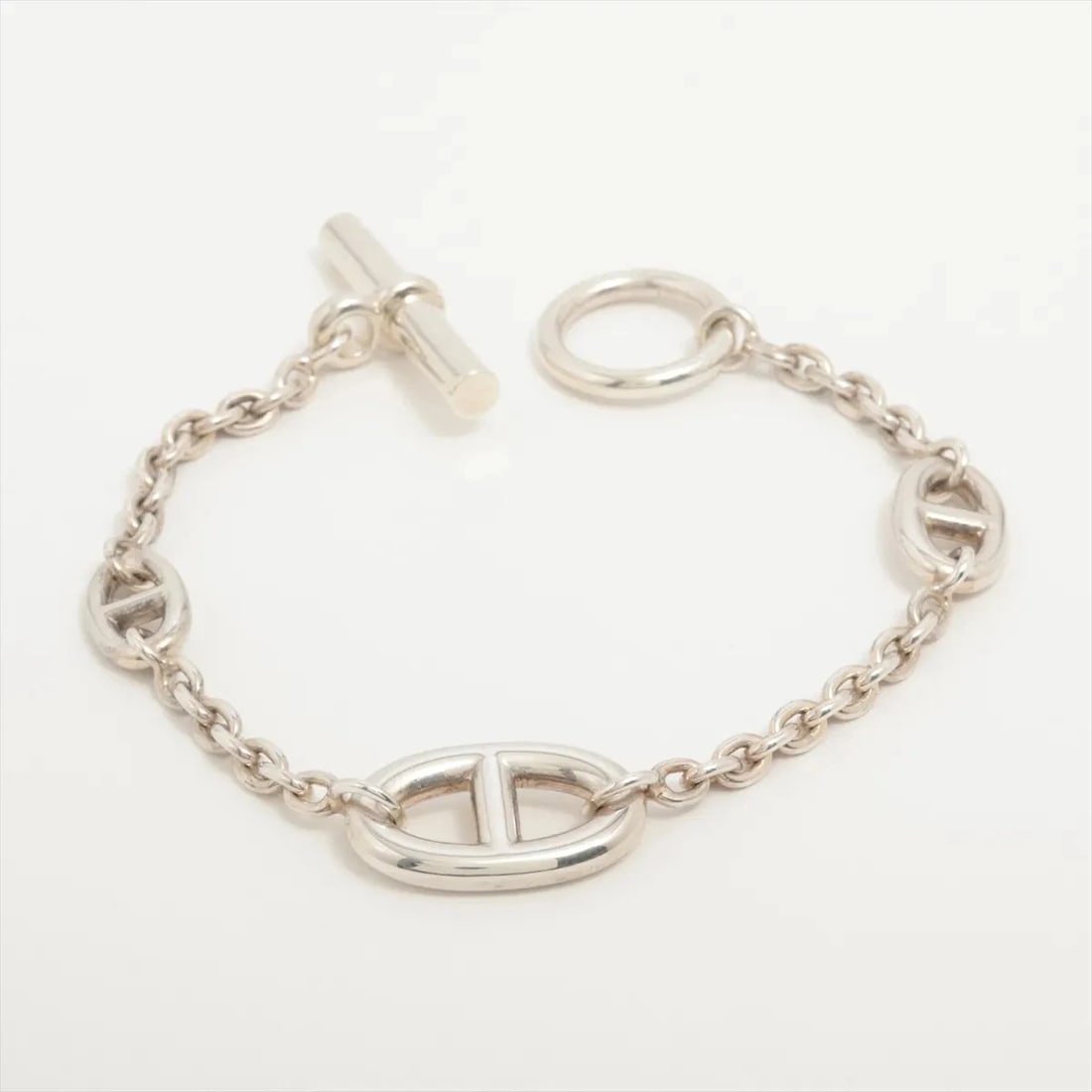 HERMES CHAINE D'ANCRE FARANDOLE BRACELET: Hermes Chaine d'Ancre Farandole Bracelet Brand: Hermes Type/Style: Bracelet Material: 925, Color: Silver Size: Bracelet length:17.5 Accessories: None Accessories Notice: When purchasing