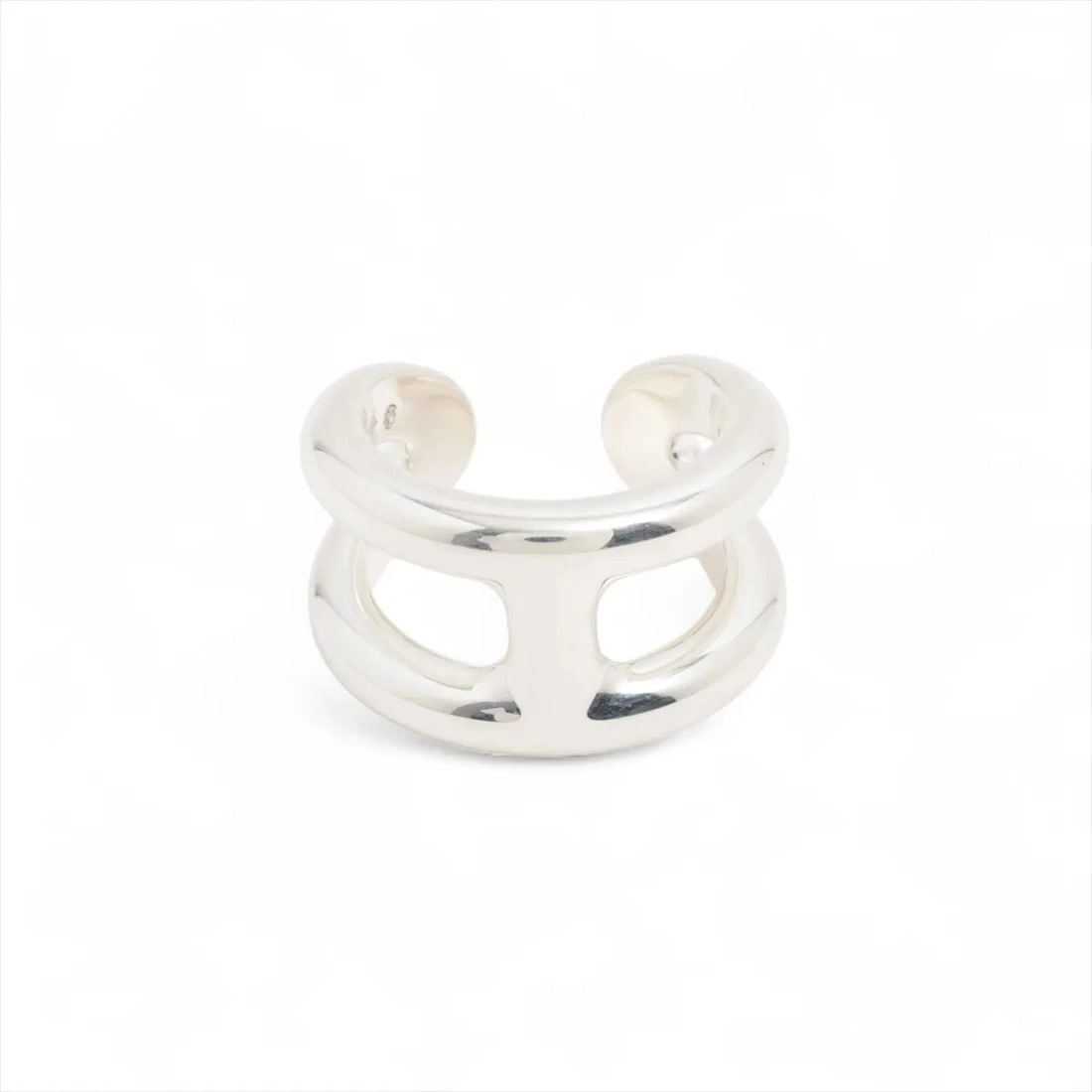 HERMES OSMOZ PM RING: Hermes Osmoz PM Ring Brand: Hermes Type/Style: Ring Material: 925, Color: Silver Size: 6.25 - 6.5 US Accessories: None Accessories Notice: When purchasing pre-owned goods, please refer to