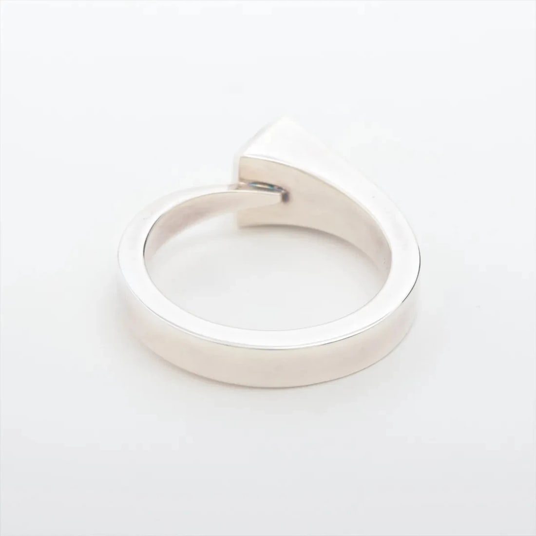 HERMES CLUDESFORGES RING: Hermes Cludesforges Ring Brand: Hermes Type/Style: Ring Material: 925, Color: Silver Size: 6 US Accessories: None Accessories Notice: When purchasing pre-owned goods, please refer to the p