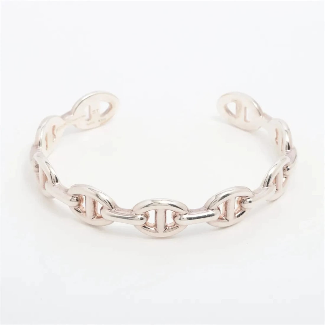 HERMES CHAINE D'ANCRE ENCHAINEE BANGLE: Hermes Chaine d'Ancre Enchainee Bangle Brand: Hermes Type/Style: Bracelet Material: 925, Color: Silver Size: Bracelet length:16 Accessories: None Accessories Notice: When purchasing pre-owned