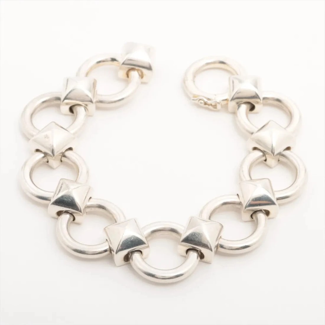 HERMES LANCELOT BRACELET 925 SILVER: Hermes Lancelot Bracelet 925 Silver Brand: Hermes Type/Style: Bracelet Material: 925, Color: Silver Size: Bracelet length:13 Accessories: None Accessories Notice: When purchasing pre-owned