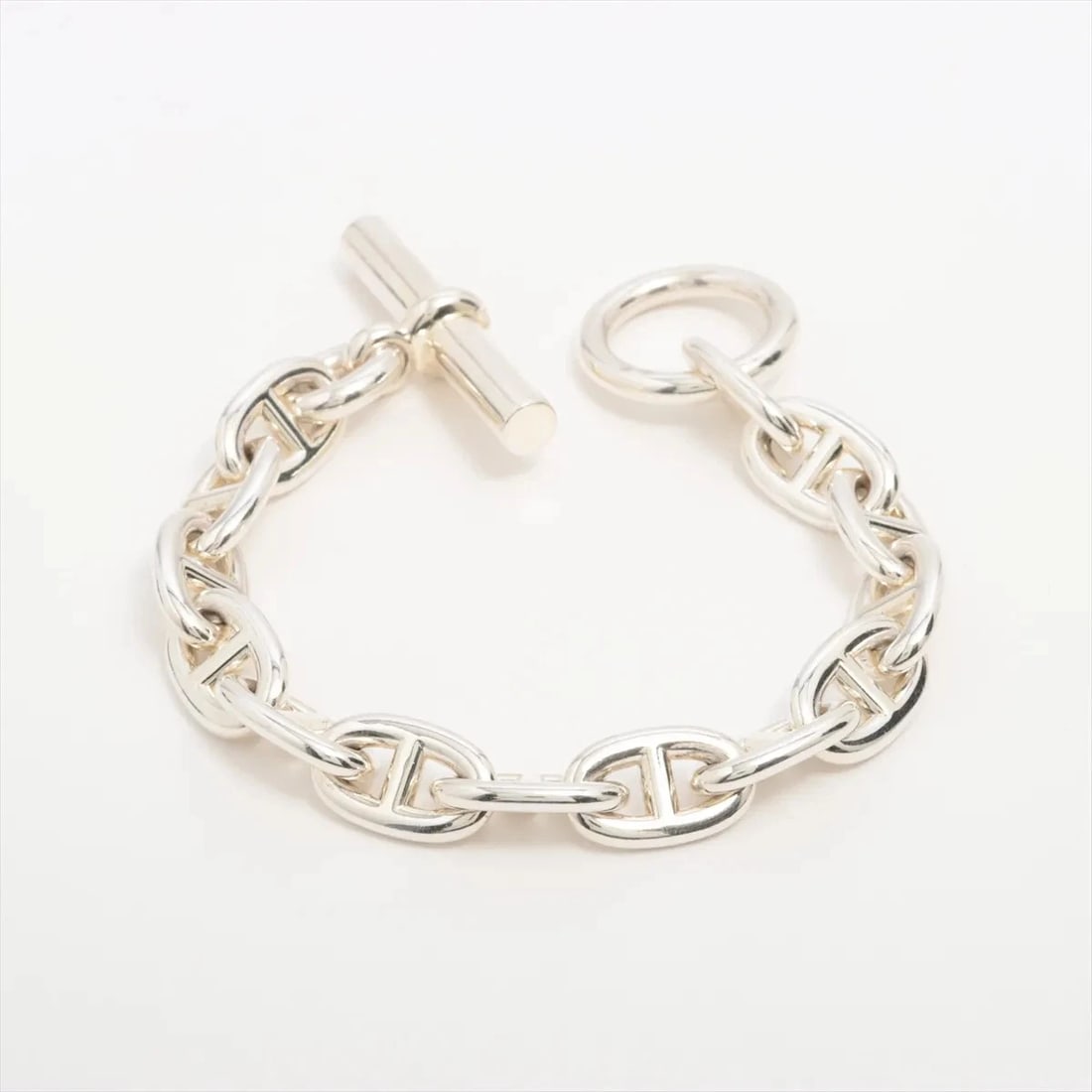 HERMES CHAINE D'ANCRE MM BRACELET: Hermes Chaine d'Ancre MM Bracelet Brand: Hermes Type/Style: Bracelet Material: 925, Color: Silver Size: Bracelet length:15cm Accessories: None Accessories Notice: When purchasing pre-owned