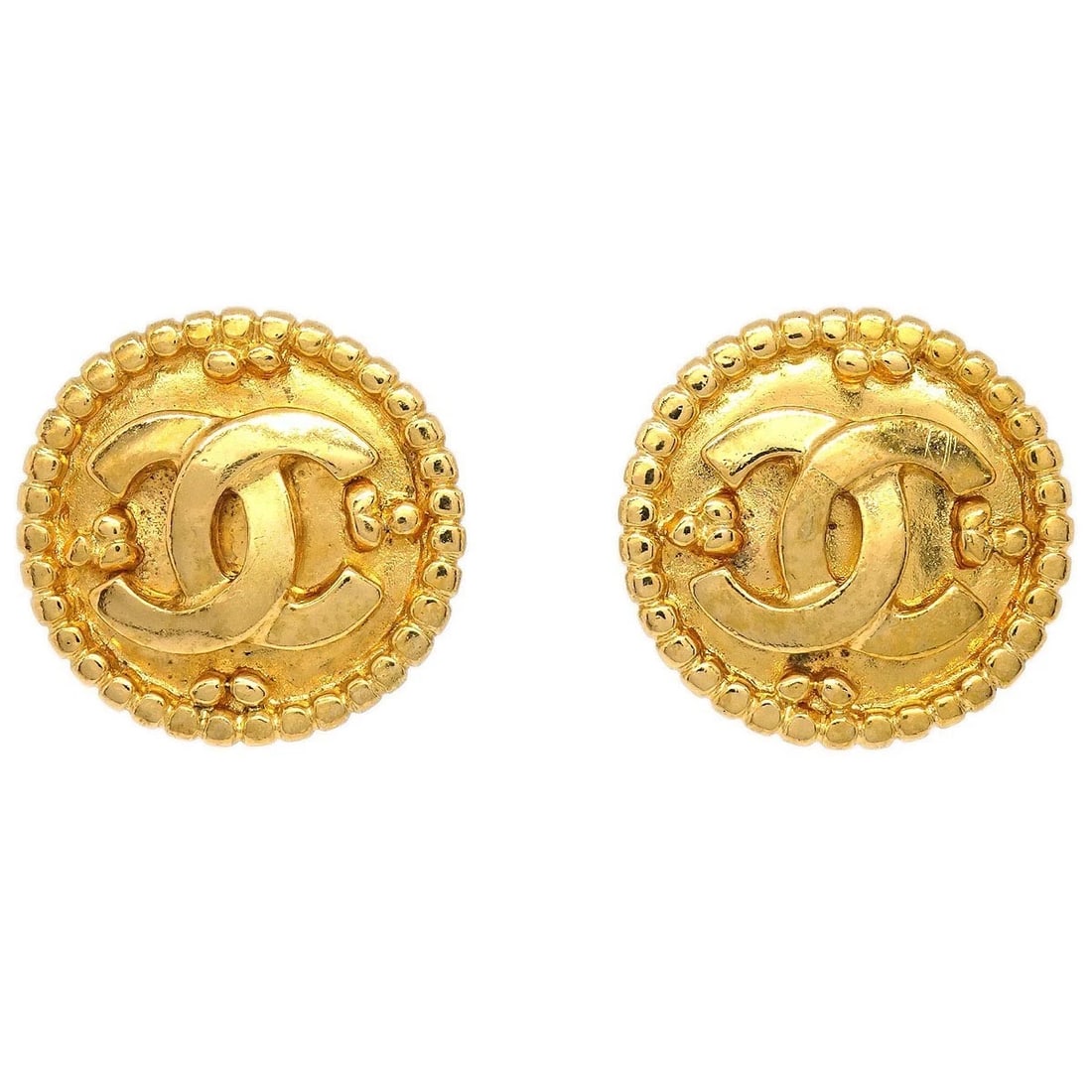 CHANEL BUTTON CLIP-ON EARRINGS GOLD: Chanel Button Clip-On Earrings Gold Brand: Chanel Type/Style: Earrings Material: Gold Plated, Color: Gold Size: Diameter : 2.4 cm Accessories: None Accessories Notice: When purchasing pre-