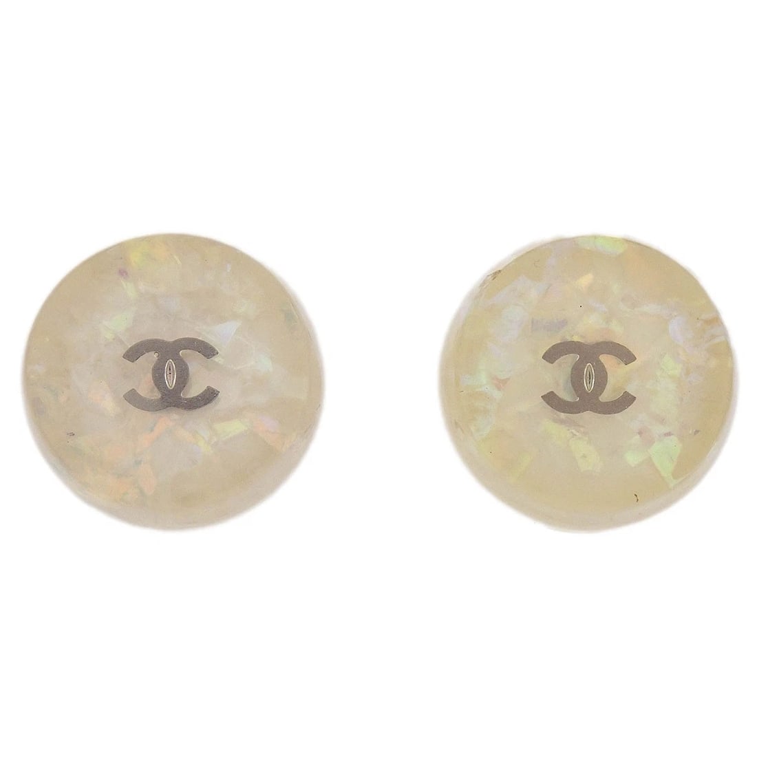 CHANEL BUTTON EARRINGS CLIP-ON WHITE: Chanel Button Earrings Clip-On White Brand: CHANEL Type/Style: Earrings Material: Silver Plated, Color: White, Silver Size: Diameter : 1.7 cm Accessories: None Accessories Notice: When pur