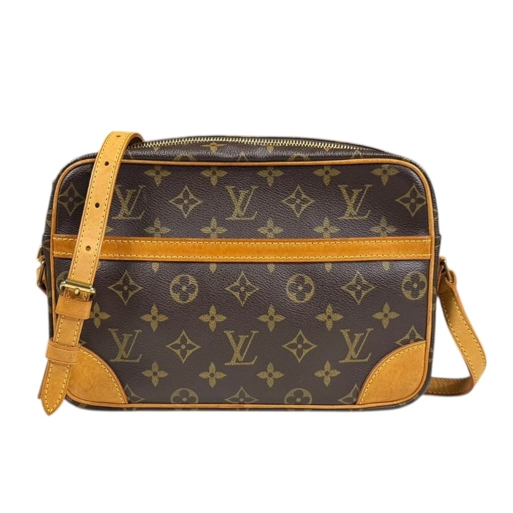 LOUIS VUITTON SHOULDER BAG MONOGRAM: LOUIS VUITTON Shoulder Bag Monogram Brand: LOUIS VUITTON Type: Shoulder Bag Material/Exterior Material: Monogram canvas Color/Exterior Color: Brown Size: W10.4 x H6.9 x D2.8inch Shoulder:44.5inch