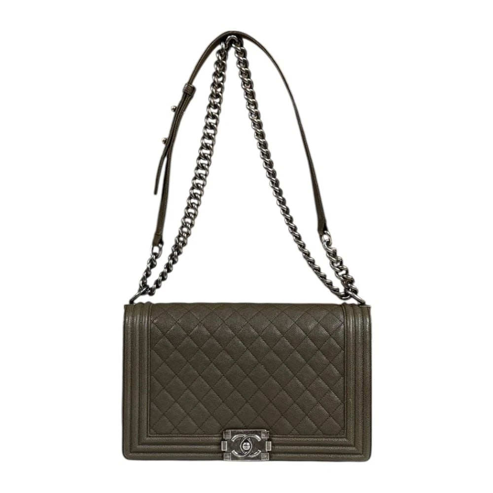 CHANEL SHOULDER BAG LEATHER BOY: CHANEL Shoulder Bag leather boy Brand: CHANEL Type: Shoulder Bag Material/Exterior Material: leather Color/Exterior Color: green / khaki Size: W11.0 x H6.9 x D3.1inch Shoulder:25.6inch 